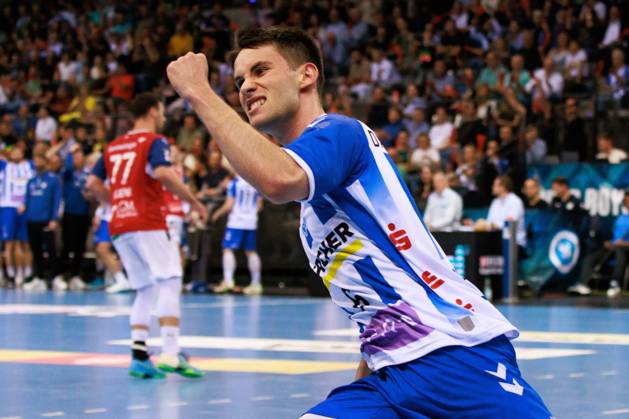 Daniel Fernandez (TVB Stuttgart, 06) jubelt freut sich, Emotion, Freude, Begeisterung GER, TVB Stuttgart (TVB) vs. Handball Verein Hamburg (HSVH), Handball, Maenner, Liqui Moly Handball Bundesliga (HBL), 30. Spieltag, Spielzeit 2023 2024, 28.04.2024 GER, TVB Stuttgart (TVB) vs. Handball Sport Verein Hamburg (HSVH), Handball, Maenner, Liqui Moly Handball Bundesliga (HBL), 30. Spieltag, Spielzeit 2023 2024, 28.04.2024 Stuttgart Copyright: xEibnerxPressefoto OliverxSchmidtx EP_OST