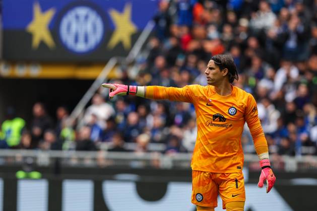 FC Internazionale vs Torino FC - Serie A 2023 24 - 28 04 2024 Yann Sommer of FC Internazionale gestures during Serie A 2023 24 football match between FC Internazionale and Torino FC at Giuseppe Meazza Stadium, Milan, Italy on April 28, 2024 - Photo FCI Fabrizio Carabelli Copyright: xBEAUTIFULxSPORTS Carabellix