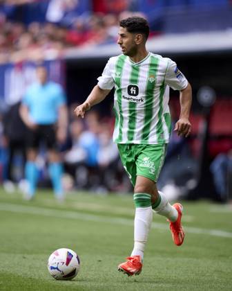CA Osasuna v Real Betis Balompie - LaLiga EA Sports Ayoze Perez of Real Betis Balompie in action during the LaLiga EA Sports match between CA Osasuna and Real Betis Balompie at El Sadar on May 5, 2024, in Pamplona, Spain. Pamplona El Sadar Navarra Spain RL_OSAvBET_00051 Copyright: xRicardoxLarreinax