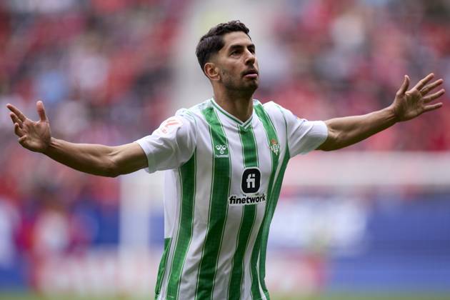CA Osasuna v Real Betis Balompie - LaLiga EA Sports Ayoze Perez of Real Betis Balompie celebrates after scoring the team s first goal during the LaLiga EA Sports match between CA Osasuna and Real Betis Balompie at El Sadar on May 5, 2024, in Pamplona, Spain. Pamplona El Sadar Navarra Spain RL_OSAvBET_00064 Copyright: xRicardoxLarreinax