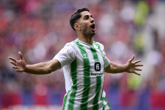 CA Osasuna v Real Betis Balompie - LaLiga EA Sports Ayoze Perez of Real Betis Balompie celebrates after scoring the team s first goal during the LaLiga EA Sports match between CA Osasuna and Real Betis Balompie at El Sadar on May 5, 2024, in Pamplona, Spain. Pamplona El Sadar Navarra Spain RL_OSAvBET_00069 Copyright: xRicardoxLarreinax