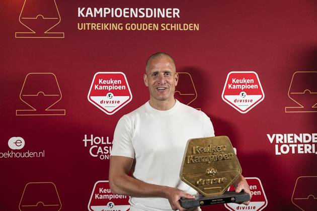 CUIJK , 15-05-2024 , Inspyrium, season 2023 2024 , Dutch Football Keuken Kampioen Divisie. Beste Trainer , Bas Sibum winnaar Gouden Kampioensschild seizoen 2023 2024 KKD Kampioensdiner 2023 2024  x25240302x Copyright: