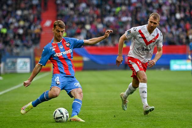 CAEN - VALENCIENNES PHOTOPQR OUEST FRANCE Martin ROCHE ; Caen ; 17 05 2024 ; Ce vendredi 17 mai 2024 la 38 ème et dernière journée de ligue 2 BKT avec le match entre le SM Caen ( Stade Malherbe de Caen ) et Valenciennes FC ( VAFC ) au stade Michel d Ornano à Caen ( Calvados Normandie ) Valentin Henry et Julien Masson Photographe: Martin ROCHE Caen France Copyright: xPHOTOPQR OUESTxFRANCE MAXPPPxMartinxROCHEx 20240517OFR1760 20240517OFR1760
