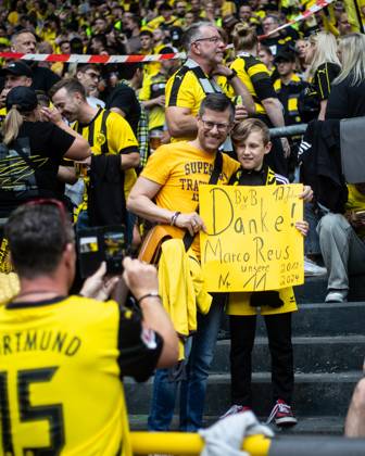 1.Fußball Bundesliga, 34.Spieltag: Borussia Dortmund - SV Darmstadt 98; 18.05.2024 Fans von Borussia Dortmund, ein Kind mit dem Schild Danke Marco Reus, unsere Nummer 11 1.Fußball Bundesliga, 34.Spieltag: Borussia Dortmund - SV Darmstadt 98; Signal-Iduna-Park, Dortmund; 18.05.2024 DFL DFB regulations prohibit any use of photographs as image sequences and or quasi video. Copyright: xBEAUTIFULxSPORTS Buriakovx