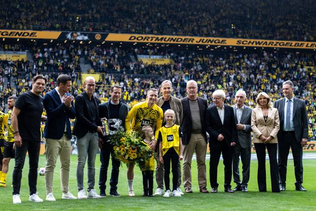 1.Fußball Bundesliga, 34.Spieltag: Borussia Dortmund - SV Darmstadt 98; 18.05.2024 Marko Reus (Borussia Dortmund, 11) bei der Verabschiedung 1.Fußball Bundesliga, 34.Spieltag: Borussia Dortmund - SV Darmstadt 98; Signal-Iduna-Park, Dortmund; 18.05.2024 DFL DFB regulations prohibit any use of photographs as image sequences and or quasi video. Copyright: xBEAUTIFULxSPORTS Buriakovx