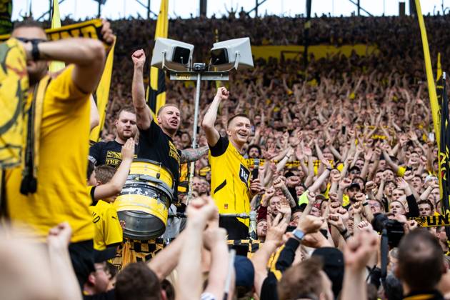 1.Fußball Bundesliga, 34.Spieltag: Borussia Dortmund - SV Darmstadt 98; 18.05.2024 Marko Reus (Borussia Dortmund, 11), nach dem Spiel Verabschiedung, Fanszene, Fans Zuschauerbereich 1.Fußball Bundesliga, 34.Spieltag: Borussia Dortmund - SV Darmstadt 98; Signal-Iduna-Park, Dortmund; 18.05.2024 DFL DFB regulations prohibit any use of photographs as image sequences and or quasi video. Copyright: xBEAUTIFULxSPORTS Buriakovx