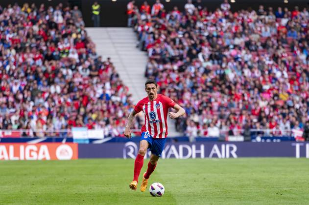 Atletico Madrid vs CA Osasuna - LaLiga EA Sports 2023 2024 Stefan Savic of Atletico Madrid in action with the ball during the La Liga EA Sports 2023 24 football match between Atletico Madrid vs CA Osasuna at Estadio Metropolitano on May 19, 2024 in Madrid, Spain. Madrid Estadio Metropolitano Madrid Spain Copyright: xAlbertoxGardinx AGardin_20240519_Football_Liga_Atletico_Madrid_vs_Osasuna_141