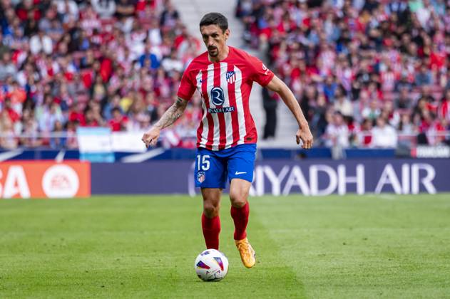 Atletico Madrid vs CA Osasuna - LaLiga EA Sports 2023 2024 Stefan Savic of Atletico Madrid in action with the ball during the La Liga EA Sports 2023 24 football match between Atletico Madrid vs CA Osasuna at Estadio Metropolitano on May 19, 2024 in Madrid, Spain. Madrid Estadio Metropolitano Madrid Spain Copyright: xAlbertoxGardinx AGardin_20240519_Football_Liga_Atletico_Madrid_vs_Osasuna_143