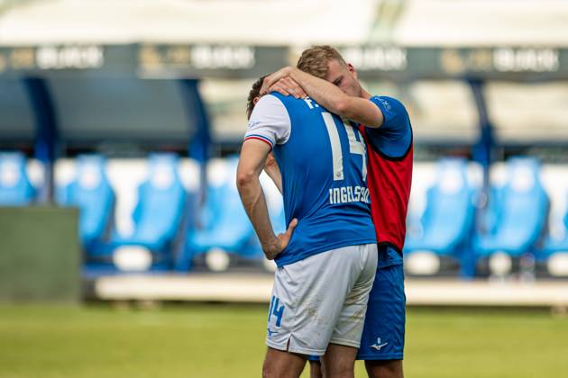 Rostock, Deutschland 19. Mai 2024: 2. BL - 2023 2024 - FC Hansa Rostock vs. SC Paderborn Im Bild: v.li. Svante Ingelsson (Hansa Rostock) wird von Simon Rhein (Hansa Rostock) getröstet DFL regulations prohibit any use of photographs as image sequences and or quasi-video. Copyright: xFotostandx xVoelkerx