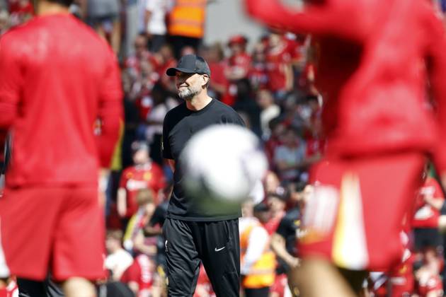 Football - 2023 2024 Premier League - Liverpool vs Wolverhampton Wanderers - Anfield - Sunday 19th May 2024 Liverpool manager Jurgen Klopp oversees the warm up before his final game in charge, at Anfield. 