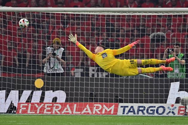 Bilder des Jahres 2024, Sport 05 Mai Sport Themen der Woche KW21 Sport Bilder des Tages 25.05.2024, xjrdrx, Fussball DFB Pokal Finale 2023 24, 1.FC Kaiserslautern - Bayer 04 Leverkusen emspor, v.l. Julian Krahl (1. FC Kaiserslautern) (DFL DFB REGULATIONS PROHIBIT ANY USE OF PHOTOGRAPHS as IMAGE SEQUENCES and or QUASI-VIDEO) Berlin