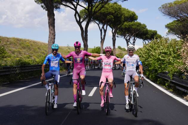 Bilder des Jahres 2024, Sport 05 Mai Sport Themen der Woche KW21 Sport Bilder des Tages The leaders of the four jersey during the stage 21 of the of the Giro d Italia from Rome to Rome, Italy. Sunday, May 26, 2024 cycling  Copyright: xFabioxFerrarix xLaPressex