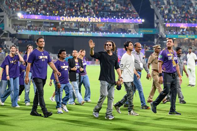 May 26, 2024, Chennai, Tamilnadu, India: Chennai, May26th, 2024 - Bollywood actor and Kolkatta Knight Riders team owner Shah Rukh Khan walks around the ground with his son, family and friends post his team winning the IPL2024,T20,Finals after they defeated the Sunrisers Hyderabad at the M.A.Chidambaram Stadium in Chennai, India. Chennai India - ZUMAc251 20240526_znp_c251_071 Copyright: xVikramxChandrasekarx