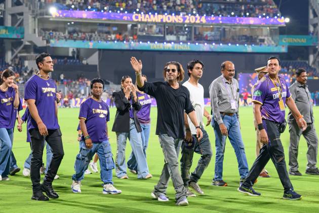May 26, 2024, Chennai, Tamilnadu, India: Chennai, May26th, 2024 - Bollywood actor and Kolkatta Knight Riders team owner Shah Rukh Khan walks around the ground with his son, family and friends post his team winning the IPL2024,T20,Finals after they defeated the Sunrisers Hyderabad at the M.A.Chidambaram Stadium in Chennai, India. Chennai India - ZUMAc251 20240526_znp_c251_069 Copyright: xVikramxChandrasekarx