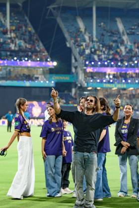 May 26, 2024, Chennai, Tamilnadu, India: Chennai, May26th, 2024 - Bollywood actor and Kolkatta Knight Riders team owner Shah Rukh Khan walks around the ground with his son, family and friends post his team winning the IPL2024,T20,Finals after they defeated the Sunrisers Hyderabad at the M.A.Chidambaram Stadium in Chennai, India. Chennai India - ZUMAc251 20240526_znp_c251_085 Copyright: xVikramxChandrasekarx