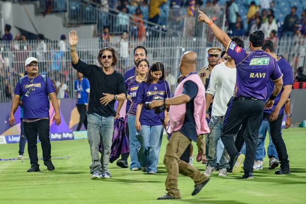 May 26, 2024, Chennai, Tamilnadu, India: Chennai, May26th, 2024 - Bollywood actor and Kolkatta Knight Riders team owner Shah Rukh Khan walks around the ground with his son, family and friends post his team winning the IPL2024,T20,Finals after they defeated the Sunrisers Hyderabad at the M.A.Chidambaram Stadium in Chennai, India. Chennai India - ZUMAc251 20240526_znp_c251_083 Copyright: xVikramxChandrasekarx