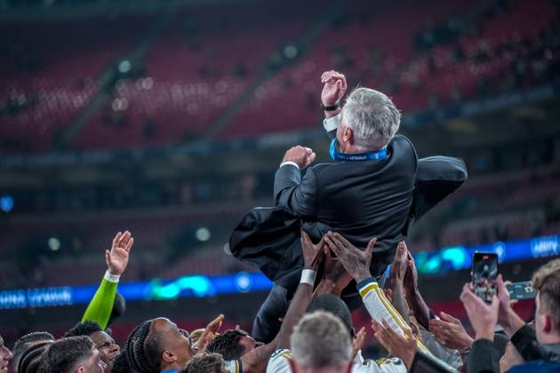 UEFA Champions League 2024 Final: Borussia Dortmund vs. Real Madrid Players throw Coach Carlo Ancelotti up in the air, as Real Madrid win their 15th Champions League title after the UEFA Champions League final match between Borussia Dortmund and Real Madrid on 1 June 2024, in London, United Kingdom London Wembley Stadium United Kingdom Copyright: xAlexandraxFechetex DSC0228101