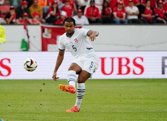 Anton Geisser 04.06.2024 Luzern.Schweiz. Fussball Laenderspiel Schweiz -Estland 4:0 .Bild : Manuel Akanji (SUI) Aktion Einzelbild