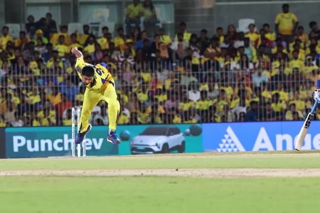 Cricket : Tata IPL 2024 Tata IPL 2024 : Chennai, India, 23rd April 2024: CSK Vs LSG : ( Chennai Super Kings Vs Lucknow Super Giants) In MAC Stadium Chennai. CSK WERE 210-4 IN 20 OVERS. LSG WON BY 6 WICKETS IN 19.3 OVERS. STONIS 124 NOT OUT. Matheesha Pathirana Seshadri SUKUMAR Copyright: xSeshadrixSukumarx
