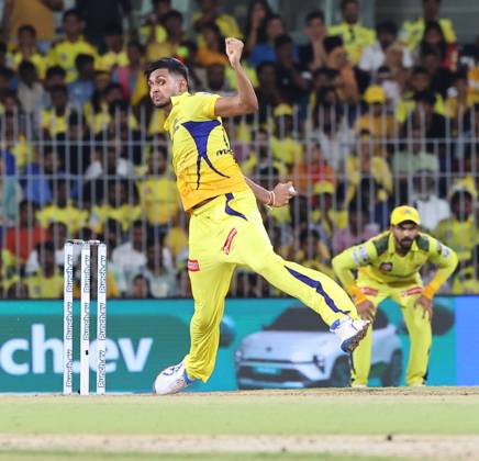 Cricket : Tata IPL 2024 Tata IPL 2024 : Chennai, India, 23rd April 2024: CSK Vs LSG : ( Chennai Super Kings Vs Lucknow Super Giants) In MAC Stadium Chennai. CSK WERE 210-4 IN 20 OVERS. LSG WON BY 6 WICKETS IN 19.3 OVERS. STONIS 124 NOT OUT. Matheesha Pathirana Seshadri SUKUMAR Copyright: xSeshadrixSukumarx