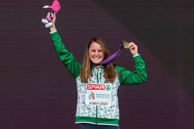 2024 European Athletics Championships, Stadio Olympico, Rome 10 6 2024 Women™s 1500m Final Medal Presentation Ireland™s Ciara Mageean celebrates with her gold medal Ciara Mageean celebrates with her gold medal 10 6 2024  Copyright: x INPHO MorganxTreacyx MT1_3991