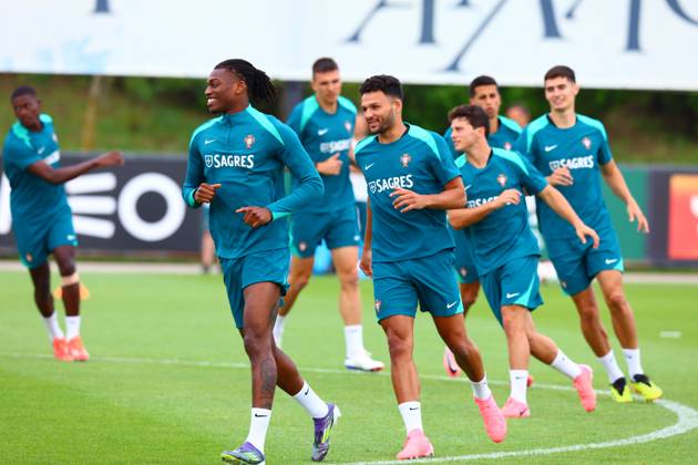 Portugal Fussball Nationalmannschaft, Selecao, 10.06.2024, Training für das Freundschaftsspiel Portugal - Irland ,Vorbereitungsspiel zur Europameisterschaft 2024 , Goncalo Ramos (Portugal) , Rafael Leao (Portugal) Copyright: FernandoxSoares