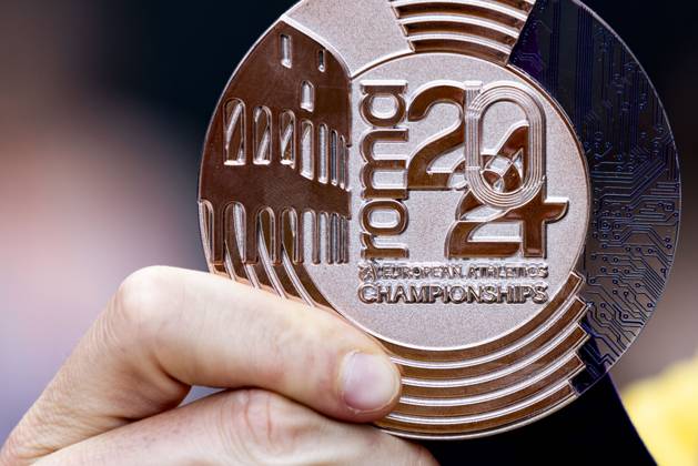 ATHLETICS - European Athletics Championships ROME,ITALY,11.JUN.24 - ATHLETICS - European Athletics Championships,medal ceremony. Image shows a feature with a medal.  GEPAxpictures xPatrickxSteiner