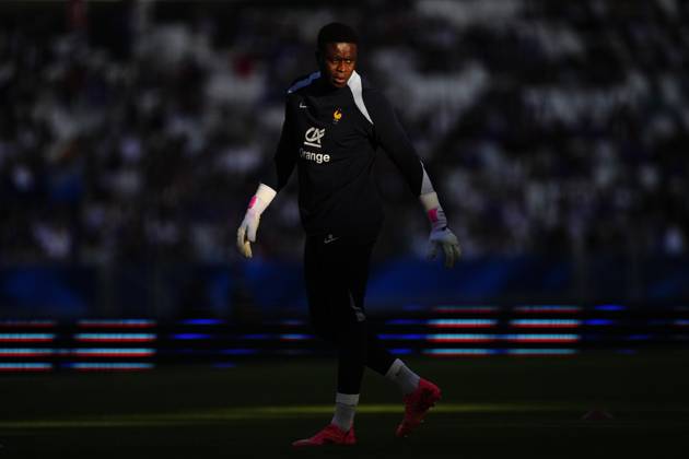 France v Canada - International Friendly, Länderspiel, Nationalmannschaft Brice Samba goalkeeper of France and RC Lens during the warm-up before the friendly match between France and Canada at Nouveau Stade Bordeaux on June 9, 2024 in Bordeaux, France. Bordeaux France Copyright: xJosexBretonx originalFilename:breton-francevc240609_npAHE