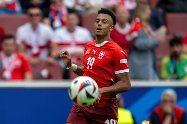 GER, EURO 2024, Group A, Ungarn (HUN) vs Schweiz (SUI) 15.06.2024, Cologne Stadium, Koeln, GER, EURO 2024, Group A, Ungarn (HUN) vs Schweiz (SUI) Im Bild: Dan Ndoye (Schweiz SUI, 19) mit Ball; Einzelaktion, Ganzkörper Ganzkoerper; Freisteller, Einzelbild, Aktion, Action, Spielszene;