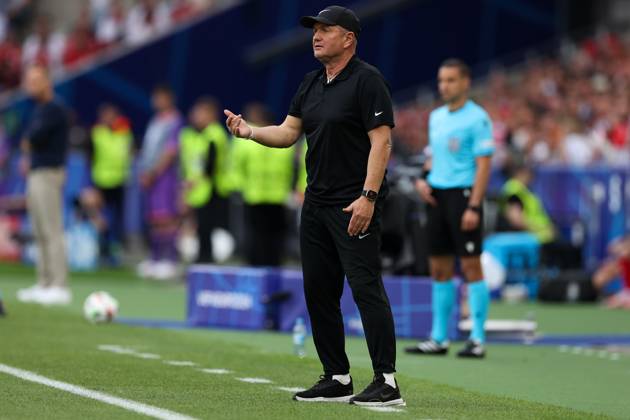 Fußball UEFA EURO, EM, Europameisterschaft,Fussball 2024 Gruppenphase 1. Spieltag Slowenien - Dänemark am 16.06.2024 in der Stuttgart Arena in Stuttgart Matjaz Kek ( Trainer Cheftrainer Slowenien )