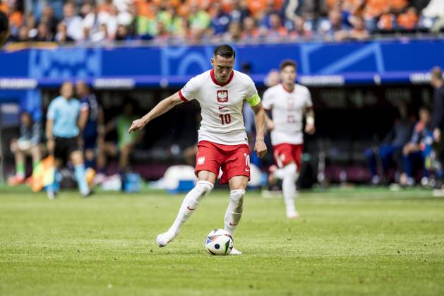 Poland v Netherlands, UEFA EURO, EM, Europameisterschaft,Fussball 2024, Hamburg, Germany Hamburg, Germany. 16th, June 2024. Piotr Zielinski (10) of Poland seen during the UEFA Euro 2024 match in Group D between Poland and the Netherlands at Volksparkstadion in Hamburg. Hamburg Germany Copyright: xGonzalesxPhoto LassexLagonix
