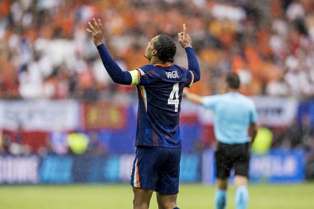 Poland v Netherlands, UEFA EURO, EM, Europameisterschaft,Fussball 2024, Hamburg, Germany Hamburg, Germany. 16th, June 2024. Virgil van Dijk (4) of the Netherlands seen during the UEFA Euro 2024 match in Group D between Poland and the Netherlands at Volksparkstadion in Hamburg. Hamburg Germany Copyright: xGonzalesxPhoto LassexLagonix