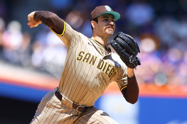 MLB, Baseball Herren, USA San Diego Padres Vs. New York Mets San Diego Padres starting pitcher Dylan Cease 84 is throwing during the first inning of a baseball game against the New York Mets at Citi Field in Corona, N.Y., on June 16, 2024. New York N.Y. United States  Copyright: xGordonxDonovanx originalFilename:donovan-sandiego240616_np0cw.jpg