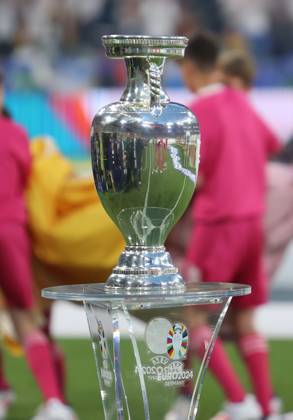 14.06.2024, Fussball, Herren, UEFA Europameisterschaft 2024, Eröffnungsspiel, Gruppe A, Deutschland - Schottland, Der Pokal der UEFA Europameisterschaft 2024 München Allianz Arena Bayern Deutschland (DE) Copyright: xSebastianxBachx