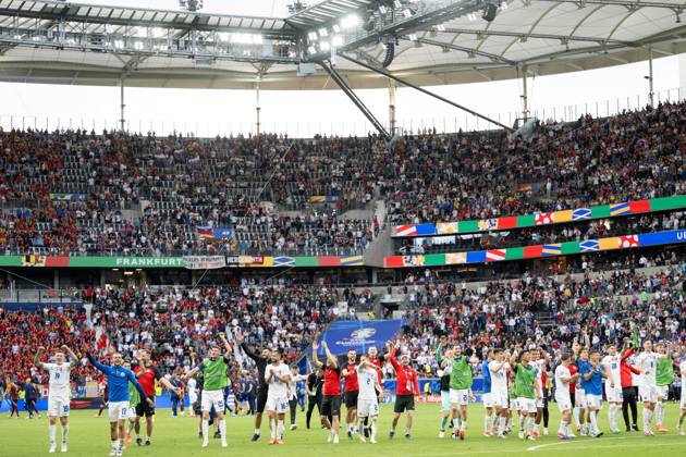 GER, EURO 2024, Group E, Belgien (BEL) vs Slowakei (SVK) 17.06.2024, Frankfurt Arena, Frankfurt, GER, EURO 2024, Group E, Belgien (BEL) vs Slowakei (SVK) Im Bild: Grenzenloser Jubel nach dem Sieg der slowakischen Nationalmannschaft Gestik, Mimik, Emotionen;
