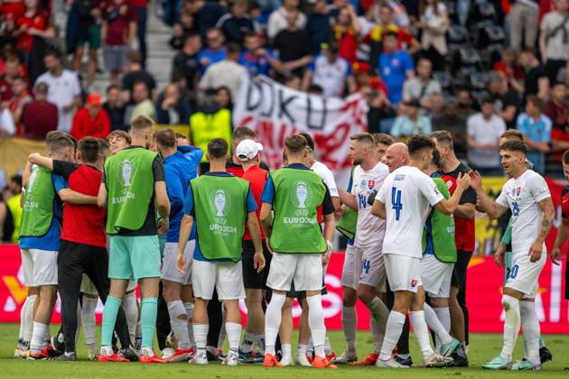 GER, EURO 2024, Group E, Belgien (BEL) vs Slowakei (SVK) 17.06.2024, Frankfurt Arena, Frankfurt, GER, EURO 2024, Group E, Belgien (BEL) vs Slowakei (SVK) Im Bild: Grenzenloser Jubel nach dem sensationellen Sieg der Slowakischen Nationalmannschaft Gestik, Mimik, Emotionen; Freude, Joy, Glück