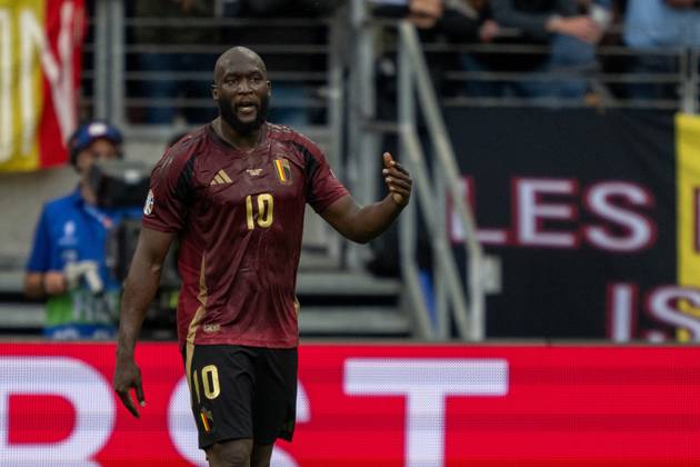 GER, EURO 2024, Group E, Belgien (BEL) vs Slowakei (SVK) 17.06.2024, Frankfurt Arena, Frankfurt, GER, EURO 2024, Group E, Belgien (BEL) vs Slowakei (SVK) Im Bild: Romelu Lukaku (Belgien BEL, 10); reklamiert Gestik, Mimik, Emotionen; Einzelaktion, Halbkörper Halbkoerper; Freisteller, Einzelbild, Aktion, Action, Spielszene;