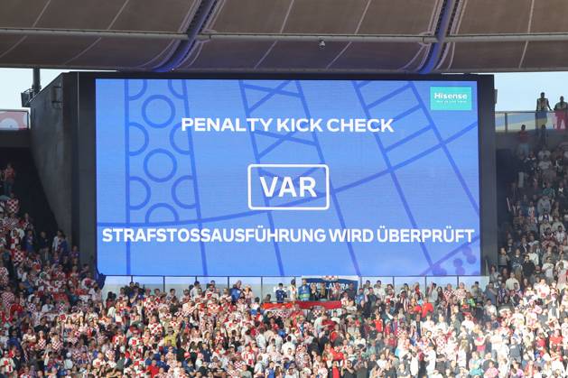 15.06.2024, xtgx, Fussball EM 2024, Spanien - Kroatien emspor, v.l. Symbolfoto, Symbolbild, Symbol, VAR, Videobeweis (DFL DFB REGULATIONS PROHIBIT ANY USE OF PHOTOGRAPHS as IMAGE SEQUENCES and or QUASI-VIDEO) Berlin