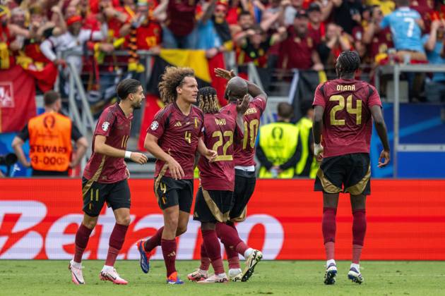 GER, EURO 2024, Group E, Belgien (BEL) vs Slowakei (SVK) 17.06.2024, Frankfurt Arena, Frankfurt, GER, EURO 2024, Group E, Belgien (BEL) vs Slowakei (SVK) Im Bild: Jubel nach dem Tor zum 1 : 1 ;Torjubel Jubel; jubelt; jubeln; Gestik, Mimik, Emotionen; Handkuss Romelu Lukaku (Belgien BEL, 10);