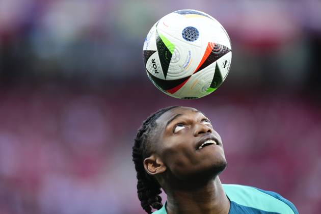 Bilder des Jahres 2024, Sport 06 Juni Sport Themen der Woche KW25 Sport Bilder des Tages Portugal v Czechia: Group F - UEFA EURO, EM, Europameisterschaft,Fussball 2024 Rafael Leao left winger of Portugal and AC Milan during the warm-up before the UEFA EURO 2024 group stage match between Portugal and Czechia at Football Stadium Leipzig on June 18, 2024 in Leipzig, Germany. Leipzig Germany  Copyright: xJosexBretonx originalFilename:breton-portugal240618_npBwa.jpg