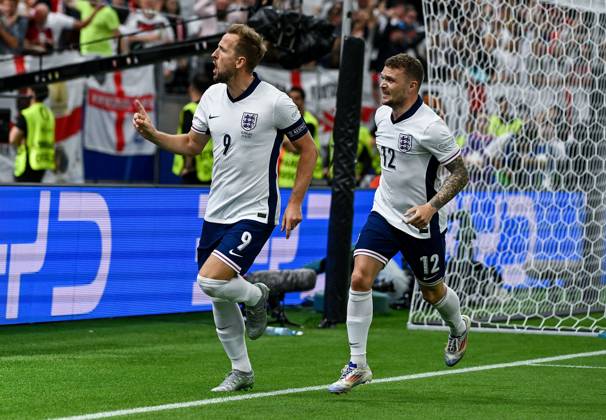 20.06.2024, xpsx, UEFA EURO, EM, Europameisterschaft,Fussball 2024 Vorrunde, Dänemark - England v.l. celebrate the goal, Torjubel zum 0:1 Torschütze Harry Kane (England) (DFL DFB REGULATIONS PROHIBIT ANY USE OF PHOTOGRAPHS as IMAGE SEQUENCES and or QUASI-VIDEO) emspor Frankfurt