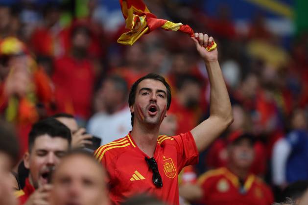 UEFA European Football Championship - UEFA EURO, EM, Europameisterschaft,Fussball 2024 - Spain vs Italy Gelsenkirchen, Germany 20.06.2024: The colors of the Spanish and Italian fans in the stands before the UEFA EURO 2024 group stage B football match between Spain vs Italy at Veltins Arena stadium in Gelsenkirchen. Gelsenkirchen Germany Copyright: xIPAxSport ABACAx