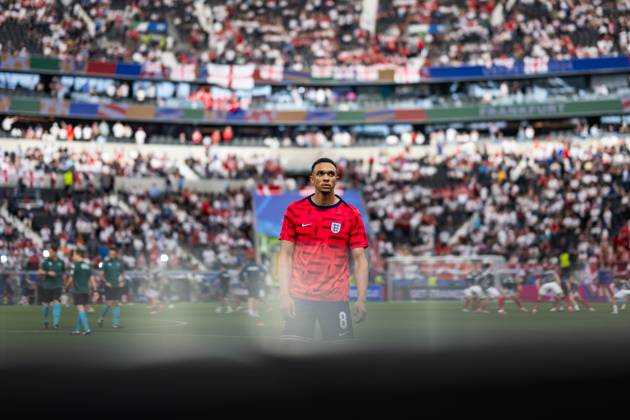 240620 Trent Alexander-Arnold of England ahead of the UEFA EURO, EM, Europameisterschaft,Fussball 2024 Football Championship match between Denmark and England on June 20, 2024 in Frankfurt. Photo: Mathias Bergeld BILDBYRAN kod MB MB0939 fotboll football soccer fotball fotbolls-em europamästerskap em uefa euro uefa european football championship euro 2024 danmark denmark england bbeng Copyright: MATHIASxBERGELD BB240620MB169