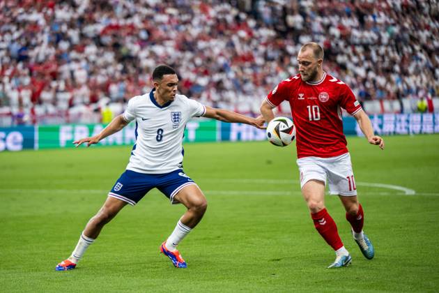240620 Trent Alexander-Arnold of England and Christian Eriksen of Denmark during the UEFA EURO, EM, Europameisterschaft,Fussball 2024 Football Championship match between Denmark and England on June 20, 2024 in Frankfurt. Photo: Mathias Bergeld BILDBYRAN kod MB MB0939 fotboll football soccer fotball fotbolls-em europamästerskap em uefa euro uefa european football championship euro 2024 danmark denmark england bbeng Copyright: MATHIASxBERGELD BB240620MB214