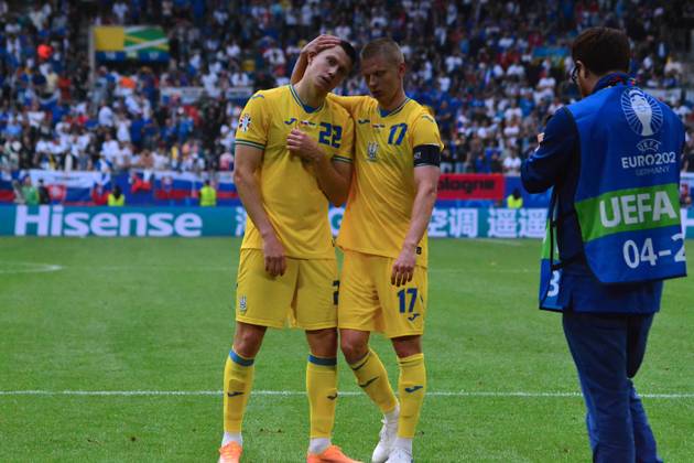 UEFA European Football Championship - UEFA EURO, EM, Europameisterschaft,Fussball 2024 - Slovakia vs Ukraine Mykola Matviyenko and Oleksandr Zinchenko (Ukraine) joy for the victory during UEFA Euro 2024 - Slovakia vs Ukraine, UEFA European Football Championship in Dusseldorf, Germany, June 21 2024 Dusseldorf Germany Copyright: xIPAxSport ABACAx
