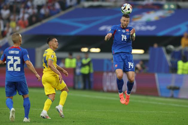UEFA European Football Championship - UEFA EURO, EM, Europameisterschaft,Fussball 2024 - Slovakia vs Ukraine Dusseldorf, Germany 21.06.2024: Oleksandr Tymchyk of Ukraine, Milan Skriniar of Slovakia during the UEFA EURO 2024 group stage E football match between Slovakia vs Ukraine at Dusseldorf Arena in Dusseldorf Dusseldorf Germany Copyright: xIPAxSport ABACAx