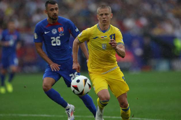 UEFA European Football Championship - UEFA EURO, EM, Europameisterschaft,Fussball 2024 - Slovakia vs Ukraine Dusseldorf, Germany 21.06.2024: Ivan Schranz of Slovakia, Oleksandr Zinchenko of Ukraine during the UEFA EURO 2024 group stage E football match between Slovakia vs Ukraine at Dusseldorf Arena in Dusseldorf Dusseldorf Germany Copyright: xIPAxSport ABACAx