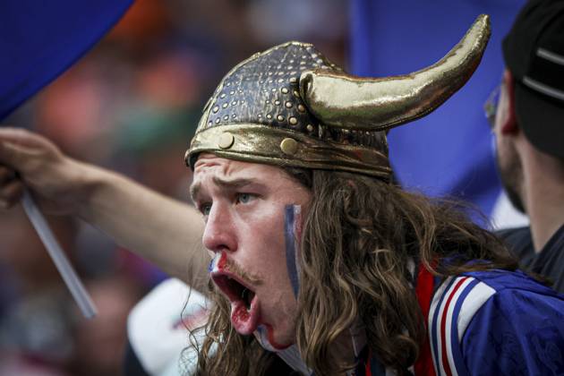 Bilder des Jahres 2024, Sport 06 Juni Sport Themen der Woche KW25 Sport Bilder des Tages Supporters equipe de France – ambiance lors du match France vs Netherlands groupe D de l Euro 2024 FOOTBALL : France vs Netherlands- Euro 2024 Groupe D, Leipzig Stadium - 21 06 2024 ElyxandroCegarra Panoramic 