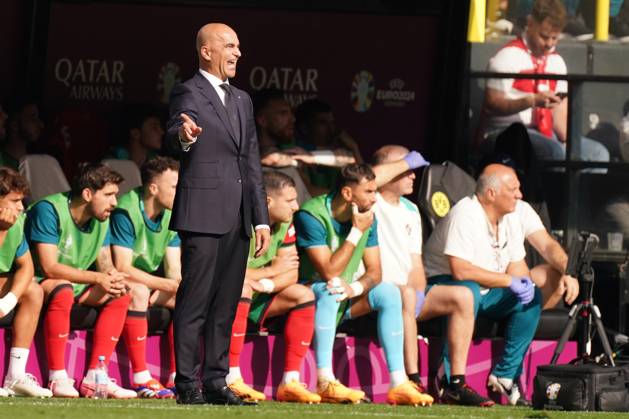 2024-06-22 Turkiye v Portugal - Group F - UEFA EURO, EM, Europameisterschaft,Fussball 2024 DORTMUND, GERMANY - JUNE 22: Coach Roberto Martinez of Portugal during the Group F - UEFA EURO 2024 match between Turkiye and Portugal at BVB Stadion Dortmund on June 22, 2024 in Dortmund, Germany. (Photo by Joris Verwijst BSR Agency) Dortmund Germany Content not available for redistribution in The Netherlands directly or indirectly through any third parties. Copyright: xBSRxAgencyx