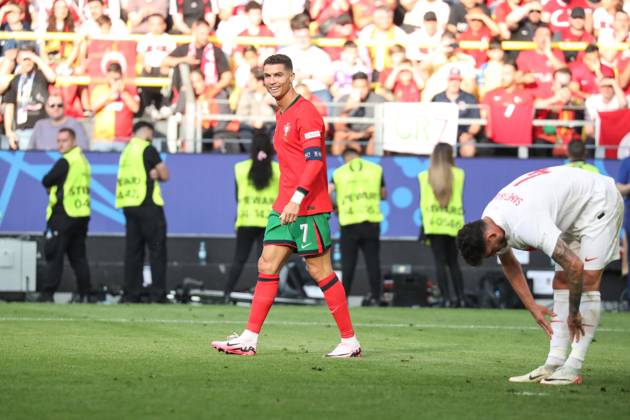 Germany - UEFA EURO, EM, Europameisterschaft,Fussball 2024 - Turkey vs Portugal - 15 06 2024 GERMANY, DORTMUND, JUNE 22. Cristiano Ronaldo of Portugal gestures during the UEFA EURO 2024 group F stage match between Turkey and Portugal, on June 22, 2024 at BVB Stadion in Dortmund, Germany. Photo by Manuel Blondeau AOP.Press Dortmund BVB Stadion Germany Copyright: x ManuelxBlondeau AOP.Pressx AOP20240622 0223